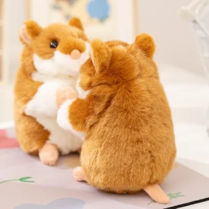 Hamster gosedjur i fluffig, realistisk miniform med stående hållning, 13 cm