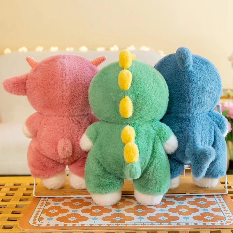 30–40 cm kawaii björn gosedjur i kläder, dockformat med tecknad stil för barn 26 Tre färgval för björn gosedjuret i rosa, grönt och blått.