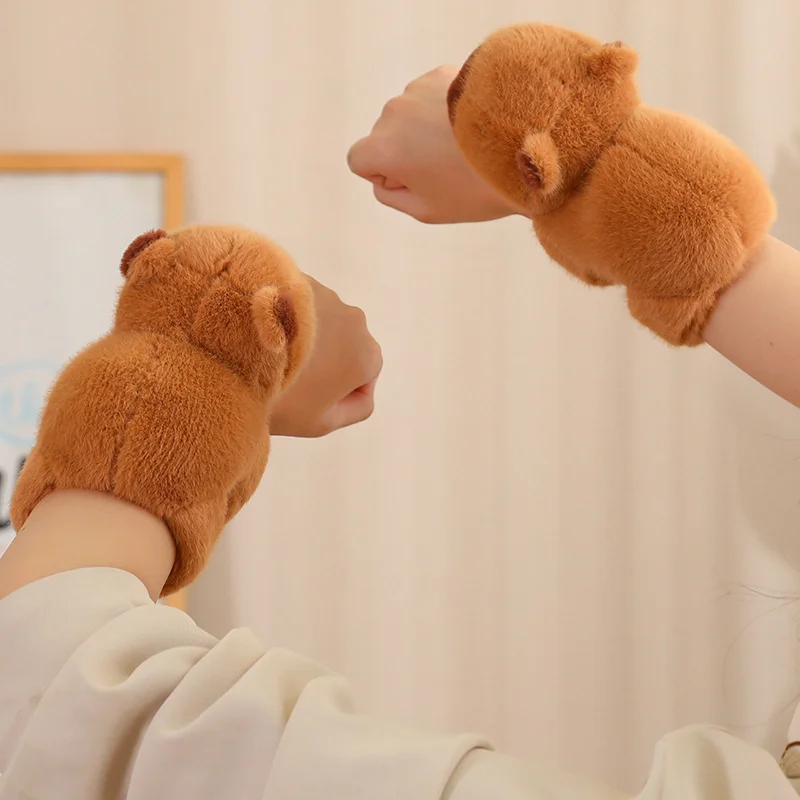 Kapybara gosedjur i kawaii-stil, utformat som ett smällarmband runt handleden 3 Kapybara gosedjur i kawaii-stil, utformat som ett smällarmband runt handleden - Bild 3