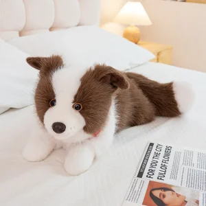 Border Collie-hund gosedjur, verklighetstroget och fluffigt liggande, 40–50 cm