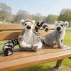 Madagascar apa lemur gosedjur med söta, realistiska ringstjärtslemurer och krönta lemurer