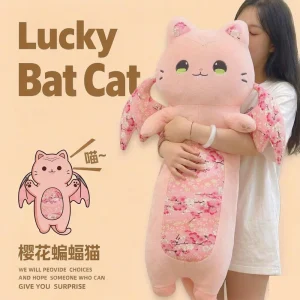 Rosa lucky cat som katt gosedjur och kramkudde med fladdermusvingar och sakurablommor 12 Rosa lucky cat som katt gosedjur och kramkudde med fladdermusvingar och sakurablommor