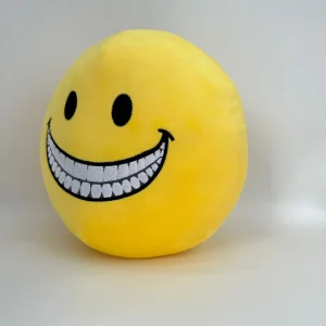 Verity gosedjur som en gul smileyboll med skräckspelsinspirerad karaktärsdesign