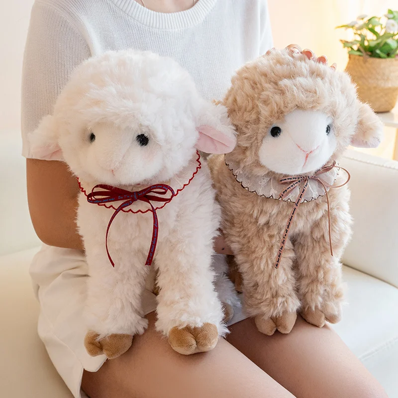 Får gosedjur med gullig tecknad kawaii-stil, fluffig sovkudde att krama, 24–50 cm 6 Får gosedjur med gullig tecknad kawaii-stil, fluffig sovkudde att krama, 24–50 cm - Bild 6