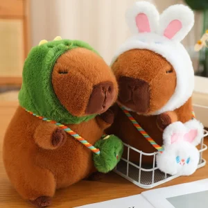 Kanin gosedjur i form av en capybara med kanin- och grodhatt som crossbodyväska, 50 cm