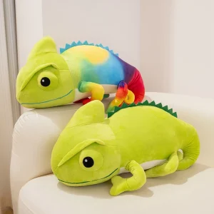 Chameleon gosedjur som mjuk kramkudde, söt knubbig ödla i tecknad krypande pose
