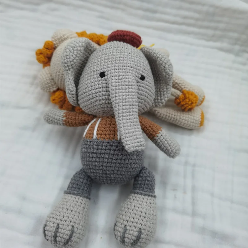 Lejon och elefant gosedjur, Amigurumi och kawaii, handgjord stickad stil handmade 3 Lejon och elefant gosedjur, Amigurumi och kawaii, handgjord stickad stil handmade - Bild 3