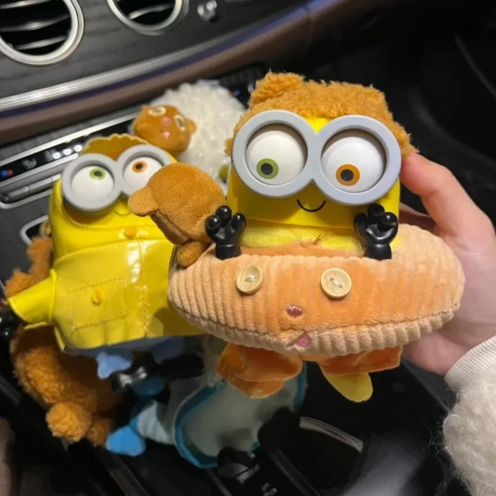 Minions Bob och Tim, fluffiga nyckelringar med cosplaykläder för barn och fans som present 2 Minions Bob och Tim, fluffiga nyckelringar med cosplaykläder för barn och fans som present - Bild 2
