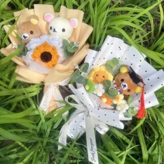 Handgjord dekorationsbukett med mjuka Rilakkuma-dockor i animeinspirerad stil