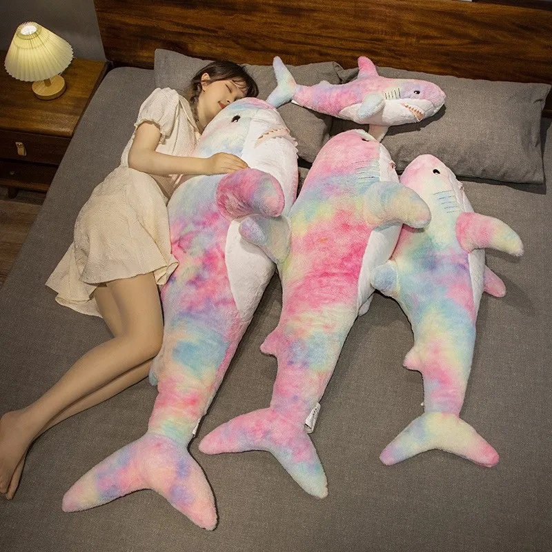 Haj gosedjur, regnbågsfärgad fiskformad sovkudde i kawaii-stil för barn och julklapp 4 Haj gosedjur, regnbågsfärgad fiskformad sovkudde i kawaii-stil för barn och julklapp - Bild 4