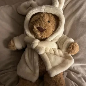 Kanin och björn gosedjur, kanin hood and bathrobe och söt, mjuk nalle klädd kaninhuva