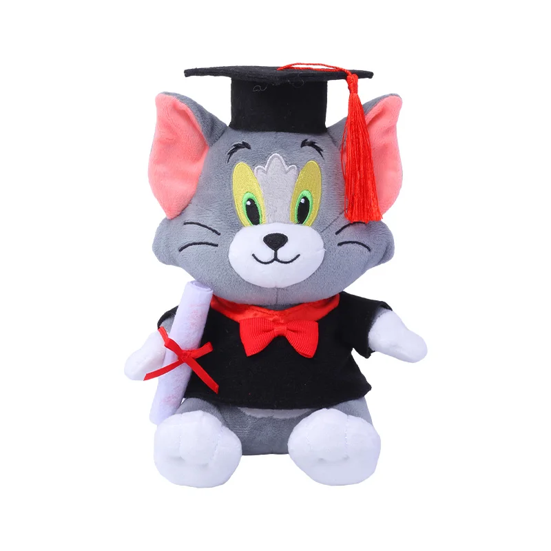 Tom and Jerry-karaktärer gosedjur, med examensmössa som lugnande leksak, 20 cm 23 Grå kattplysch i svart examensdräkt, visad framifrån mot vit bakgrund.