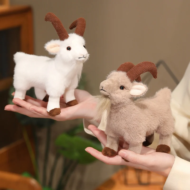 Mjuk och fluffig getfigur i tecknad dockstil med nyckelring, 16–30 cm 3 Mjuk och fluffig getfigur i tecknad dockstil med nyckelring, 16–30 cm - Bild 3