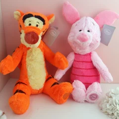 Piglet gosedjur och Tigger-kudde från Winnie the Pooh, fluffig och kramvänlig