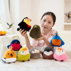 Pingvin som nyckelring, verklighetstrogen och kawaii, birddekoration