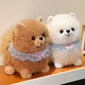 Sött, realistiskt hund gosedjur i form av en Pomeranian-valp, 32–42 cm, som julklapp