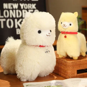Alpaca gosedjur som gullig mjukisdocka i tecknad djurstil med bjällra, 25–35 cm