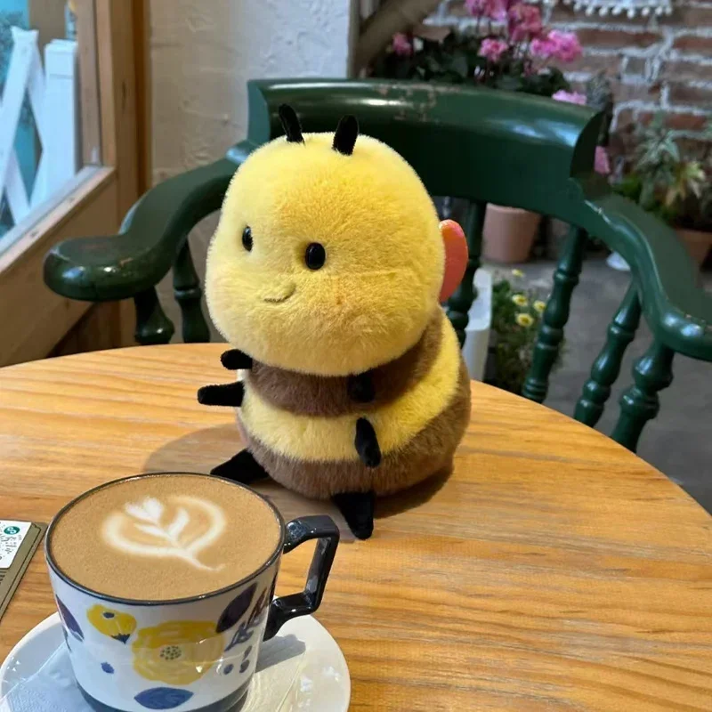 20 cm mjukt bee gosedjur i söt kawaii- och tecknad stil för födelsedag och jul 5 20 cm mjukt bee gosedjur i söt kawaii- och tecknad stil för födelsedag och jul - Bild 5