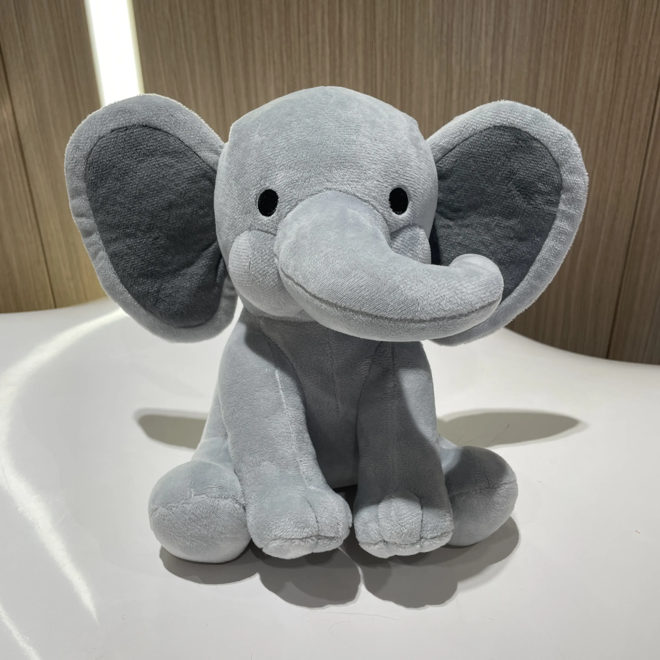 Elefant gosedjur, 25 cm, grått och rosa med kawaii-design för barnrum och som gåva 3 Elefant gosedjur, 25 cm, grått och rosa med kawaii-design för barnrum och som gåva - Bild 3