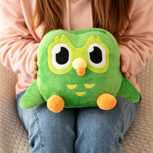 Grön uggla från Duolingo som mjukt gosedjur med karaktären Duo i söt tecknad stil 12 Grön uggla från Duolingo som mjukt gosedjur med karaktären Duo i söt tecknad stil