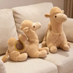 Brunt camel gosedjur med sadel, söt naturtrogen design för hemdekoration, 35–45 cm