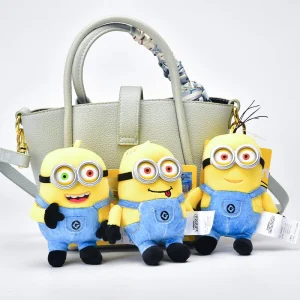 Alternative view of Minions tecknade plyschfigur som kawaii-nyckelring, hänge för ryggsäck och present