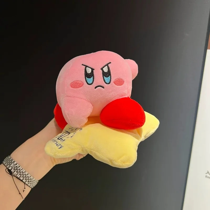 Samlarfigur i form av en orange Kirby-docka med arg min och tecknad spelstil 18 Samlarfigur i form av en orange Kirby-docka med arg min och tecknad spelstil - Bild 18