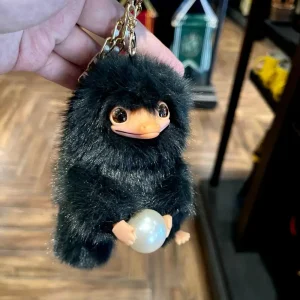 Svart Niffler-nyckelring med boll, hängande väskdekoration från Magic Academy 7 Svart Niffler-nyckelring med boll, hängande väskdekoration från Magic Academy