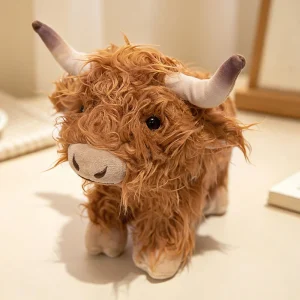 Ko gosedjur med lång, fluffig päls, realistisk Highlandstil och tre olika poser