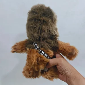 Chewbacca gosedjur i Star Wars-stil, mjuk plyschfigur med rufsig päls och bandolär