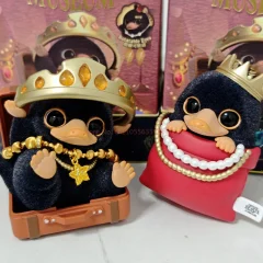 Niffler som flockad minifigur i Kawaii-stil, nyckelring från Smyckesmuseets serie