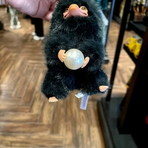 Svart Niffler-nyckelring med boll, hängande väskdekoration från Magic Academy 9 Svart Niffler-nyckelring med boll, hängande väskdekoration från Magic Academy