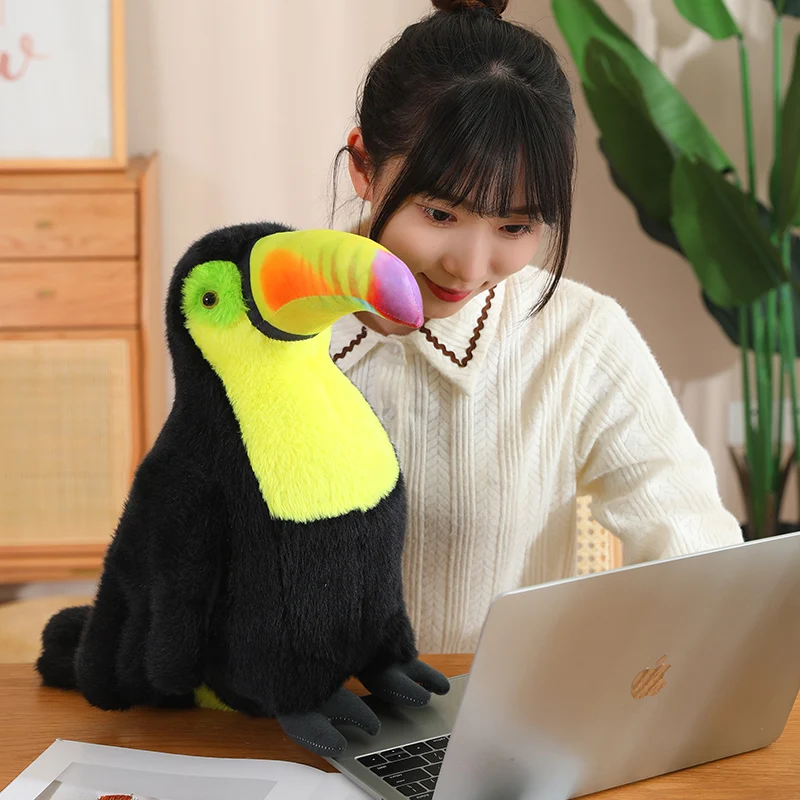 Toucan gosedjur med färgstark näbb, mjuk fågel i gult, blått, rött och vitt, 20–40 cm 5 Toucan gosedjur med färgstark näbb, mjuk fågel i gult, blått, rött och vitt, 20–40 cm - Bild 5