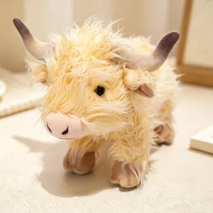 Ko gosedjur med lång, fluffig päls, realistisk Highlandstil och tre olika poser