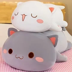Katt gosedjur i liggande kawaiistil som mjuk kattkudde med gulligt, tecknat uttryck