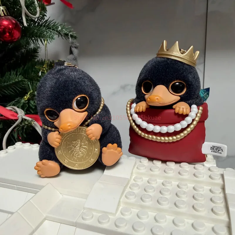 Niffler som flockad minifigur i Kawaii-stil, nyckelring från Smyckesmuseets serie 3 Niffler som flockad minifigur i Kawaii-stil, nyckelring från Smyckesmuseets serie - Bild 3