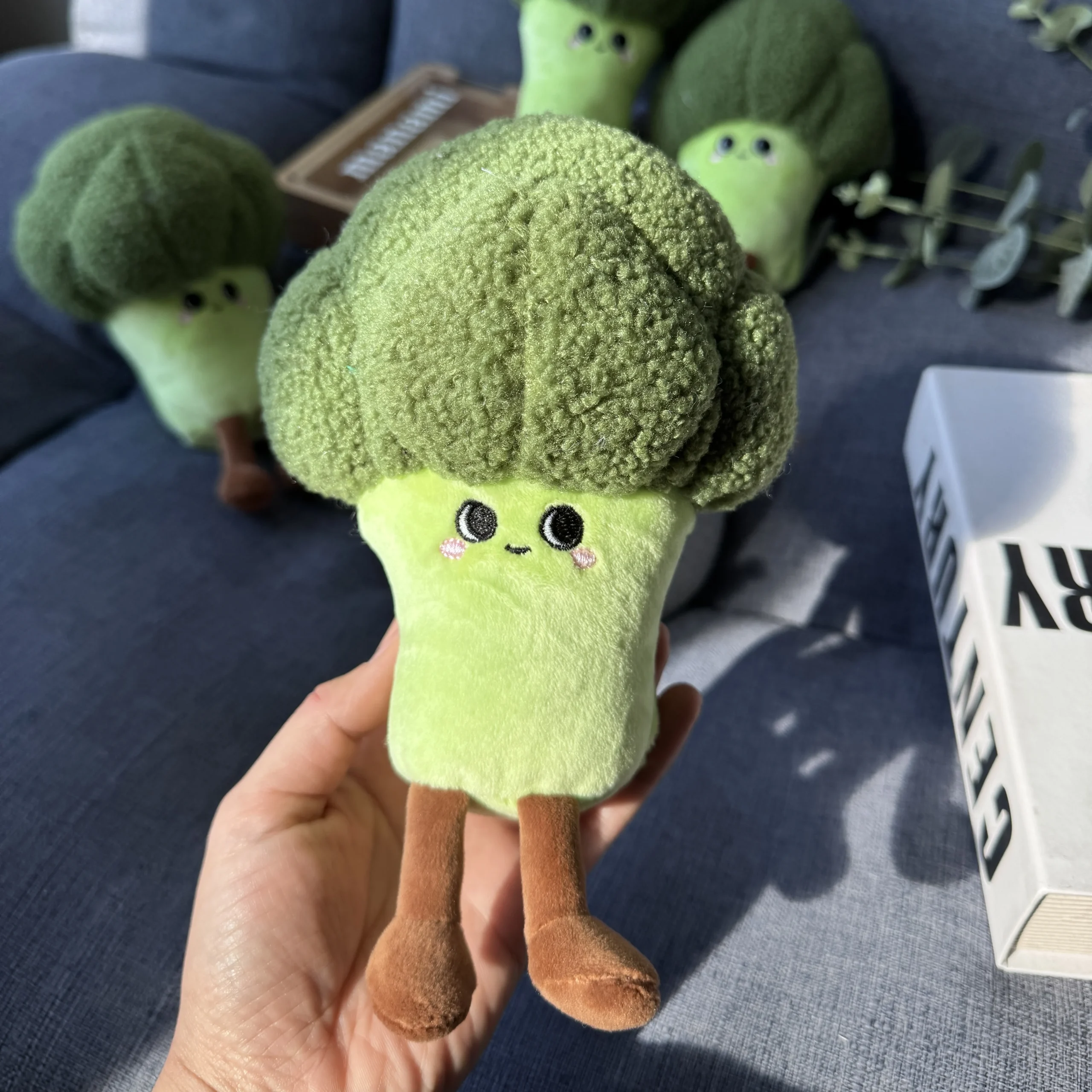 Mjuk broccolifigur som nyckelring i verklighetstrogen stil, flera figurvarianter 3 Mjuk broccolifigur som nyckelring i verklighetstrogen stil, flera figurvarianter - Bild 3