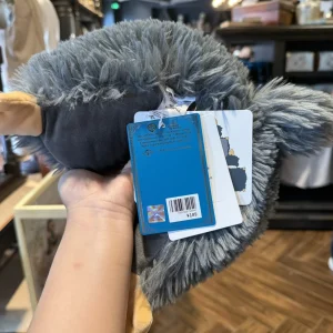 Niffler gosedjur som plyschkudde och karaktärsdocka, souvenir från Fantastic Beasts 11 Niffler gosedjur som plyschkudde och karaktärsdocka, souvenir från Fantastic Beasts