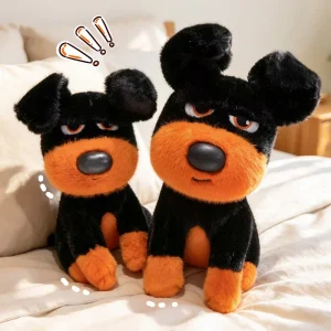 Hundgosedjur föreställande Rottweiler, sittande med uttrycksfulla ögon, 30–35 cm