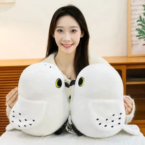 Ugglan Hedwig som gosedjur och kudde i kuvertform med halsduk i anime-stil, 25–60 cm 10 Ugglan Hedwig som gosedjur och kudde i kuvertform med halsduk i anime-stil, 25–60 cm
