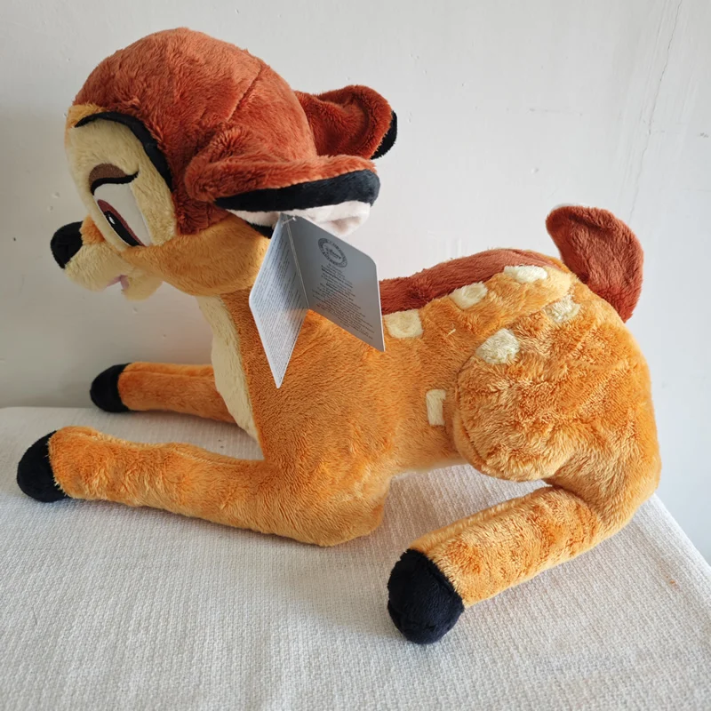 Hjort gosedjur, tecknad och Little, bambi liten mjuk leksaksdocka, 35 cm 17 Hjortens sidoprofil med ljusa fläckar längs ryggen och mörka hovar.